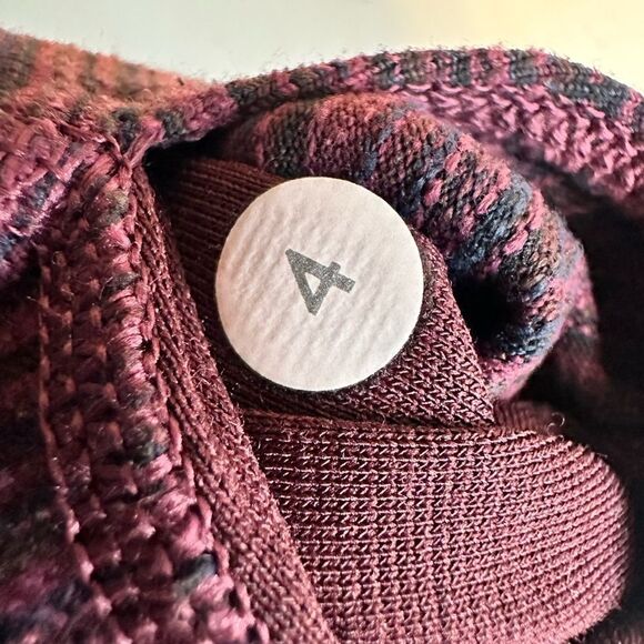 EUC Lululemon Women’s 2 Pair Athletic Workout Leggings - Red/Maroon - Size 4 - Picture 8 of 12